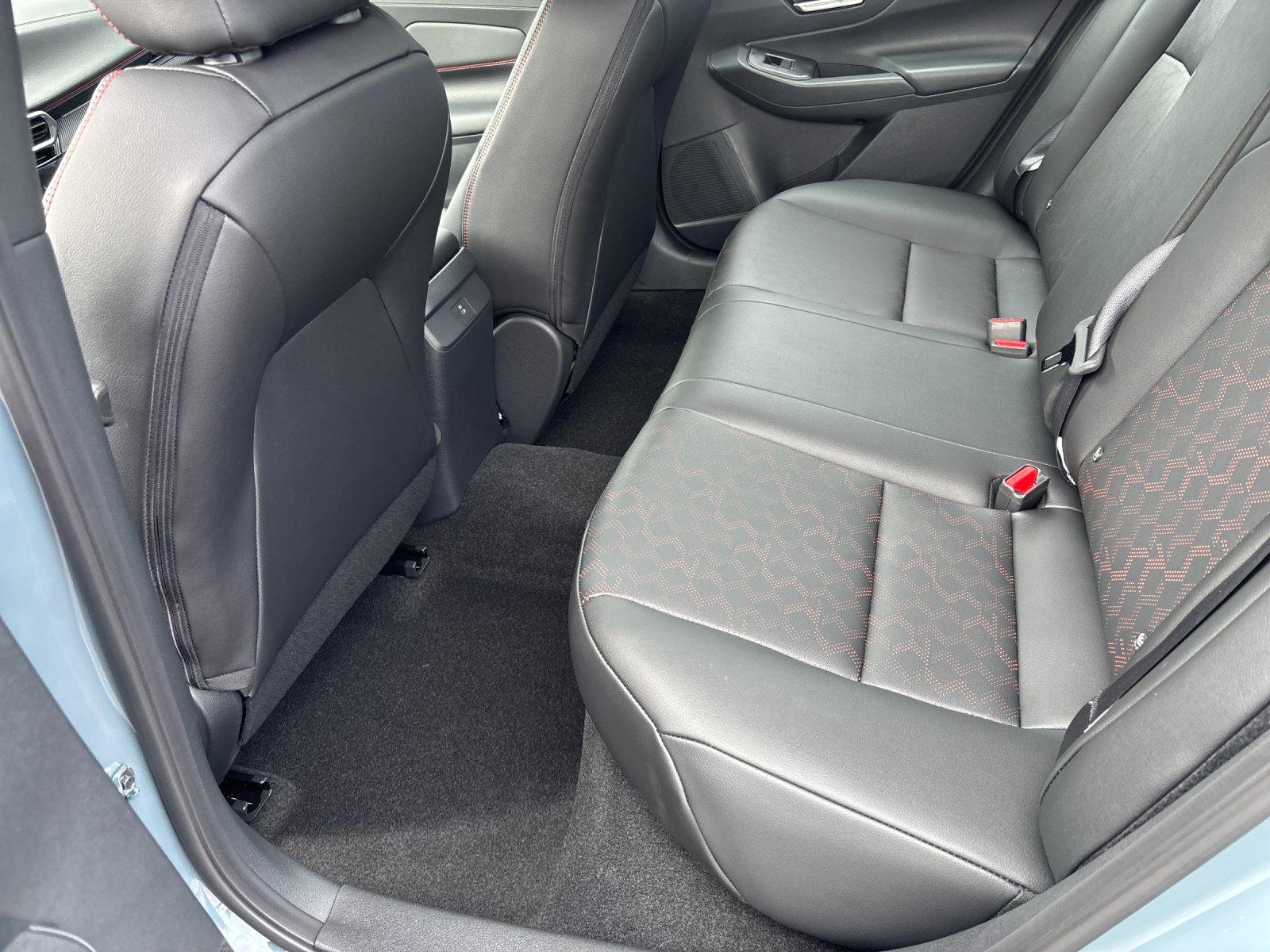 New 2027 Atlantic Gray Metallic / Super Black Two-tone Nissan SR Midnight Edition image 13