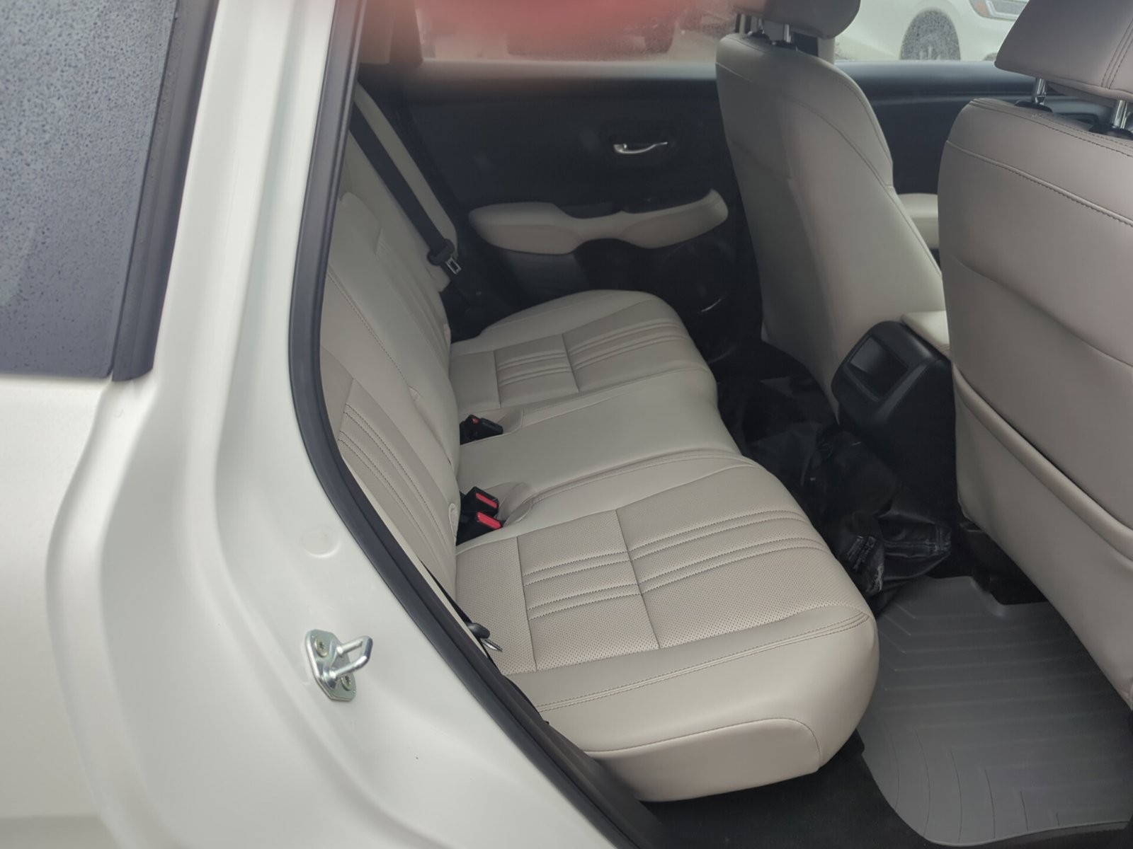 Used 2024 Platinum White Pearl Honda EX-L image 8