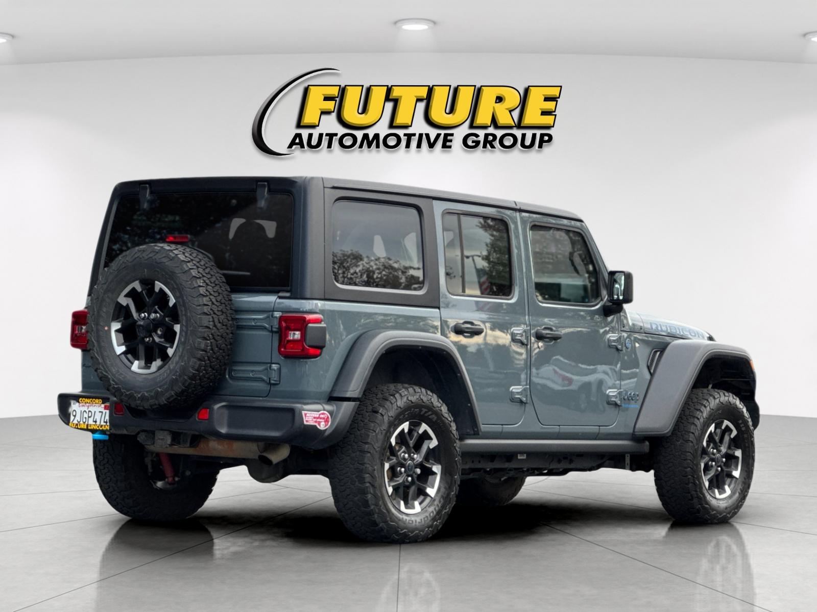Used 2024 Gray Jeep Rubicon 4xe image 3
