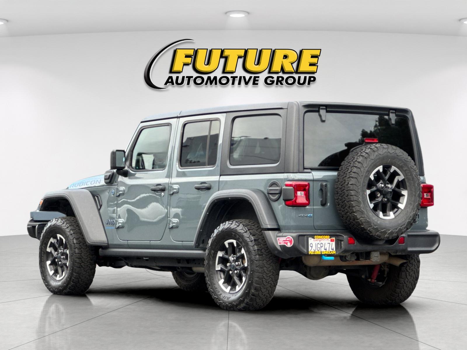 Used 2024 Gray Jeep Rubicon 4xe image 5