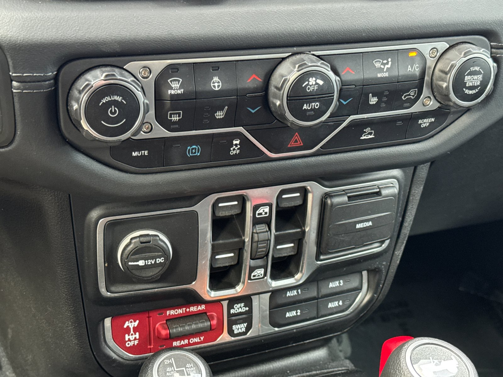 Used 2024 Gray Jeep Rubicon 4xe image 19