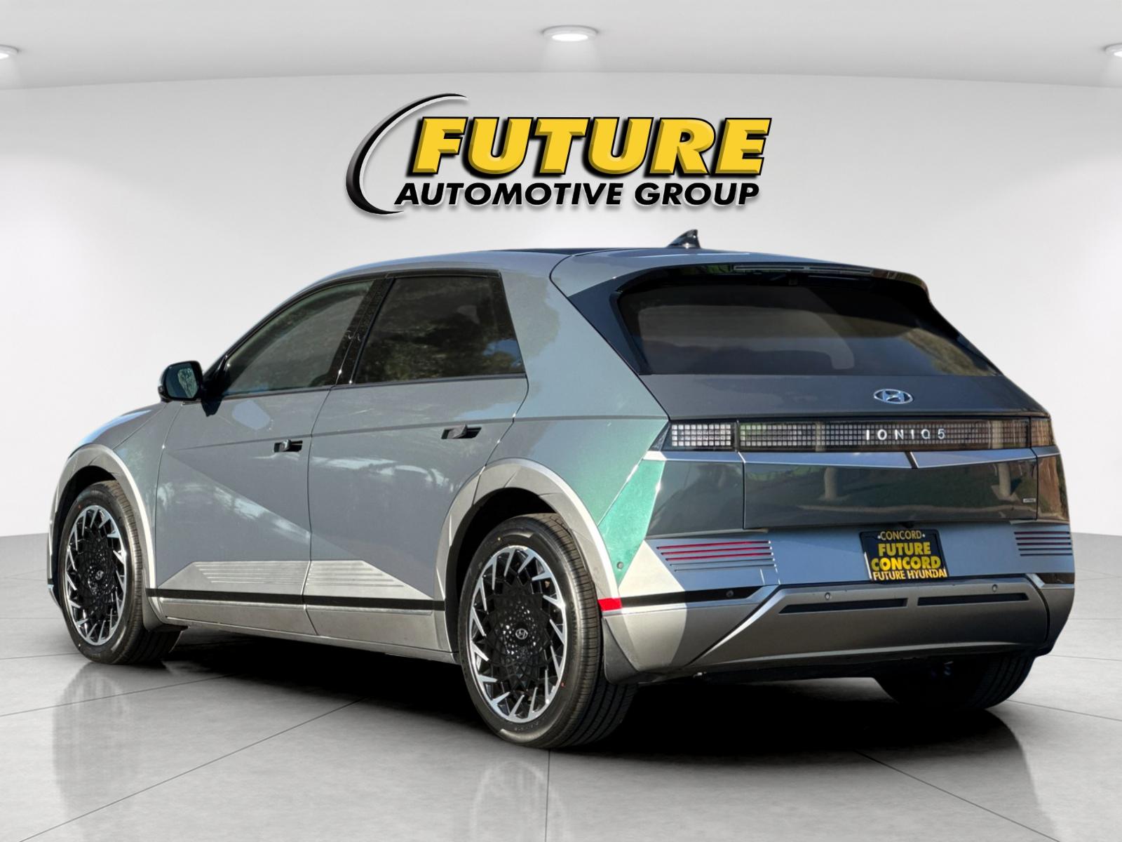 Certified Used 2024 Green Hyundai Limited image 5