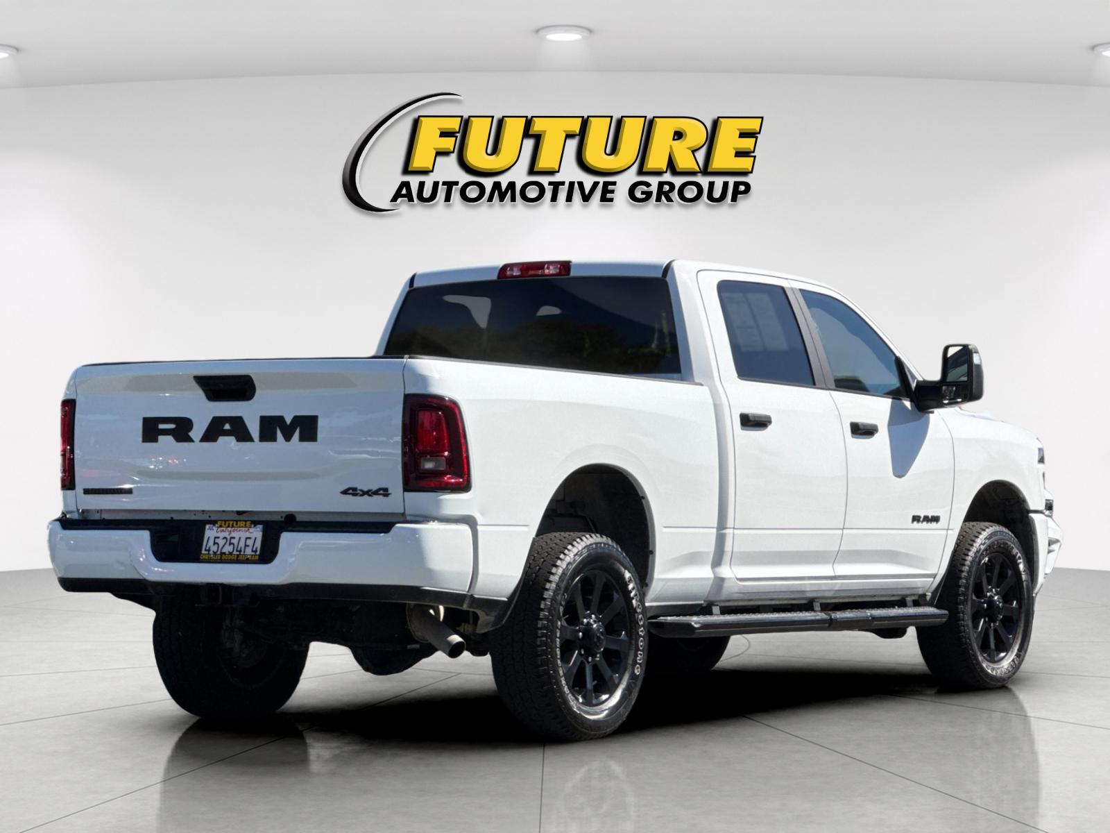 Used 2025 White Ram Big Horn image 4