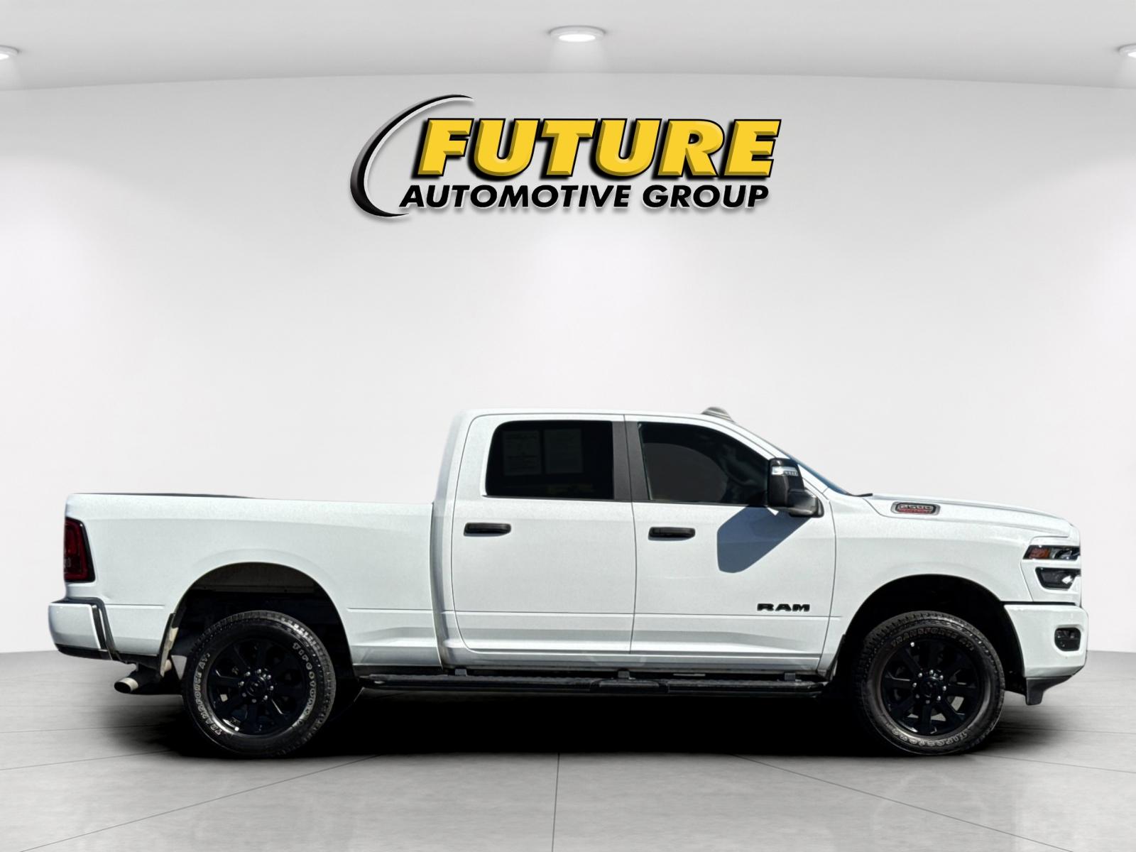 Used 2025 White Ram Big Horn image 3