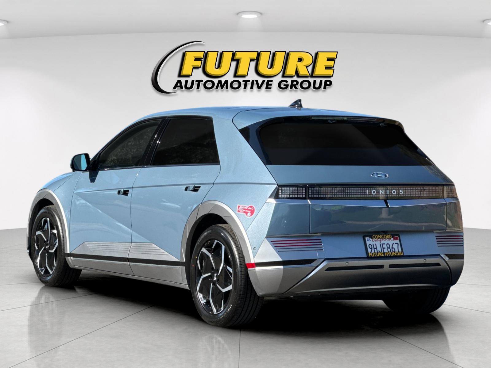 Used 2023 Blue Hyundai Limited image 5