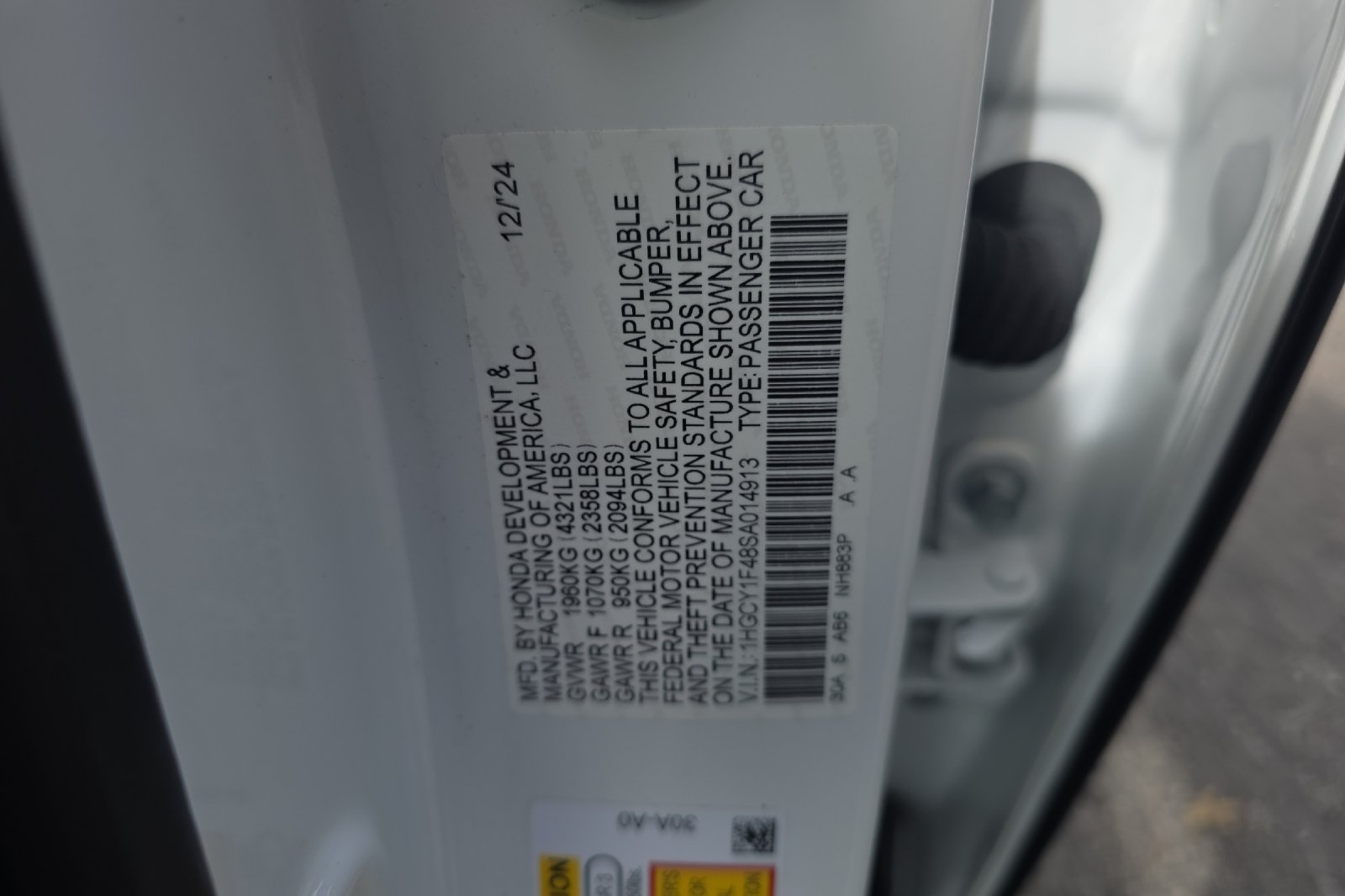 Used 2025 Platinum White Pearl Honda SE image 25