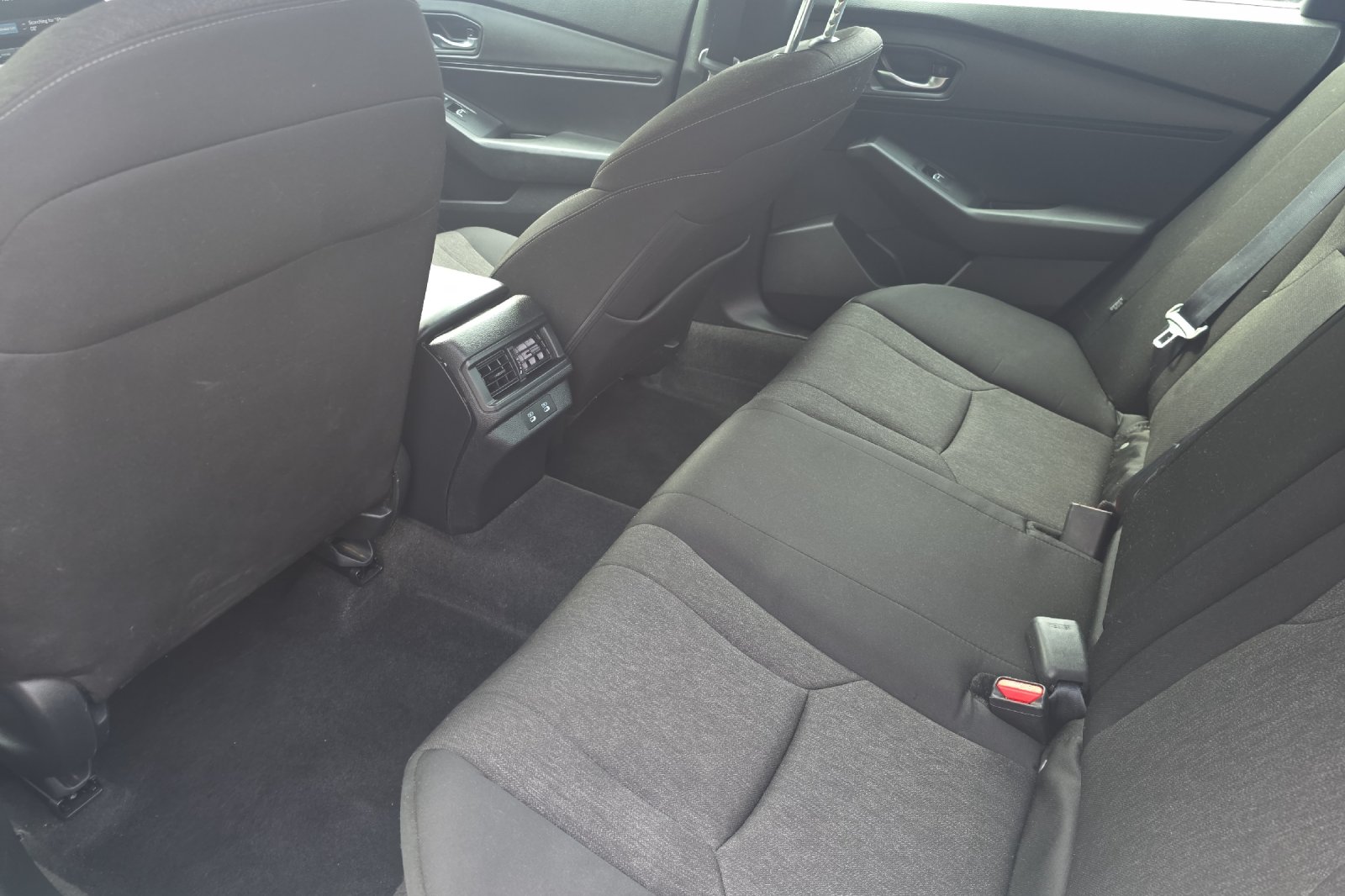 Used 2025 Platinum White Pearl Honda SE image 13