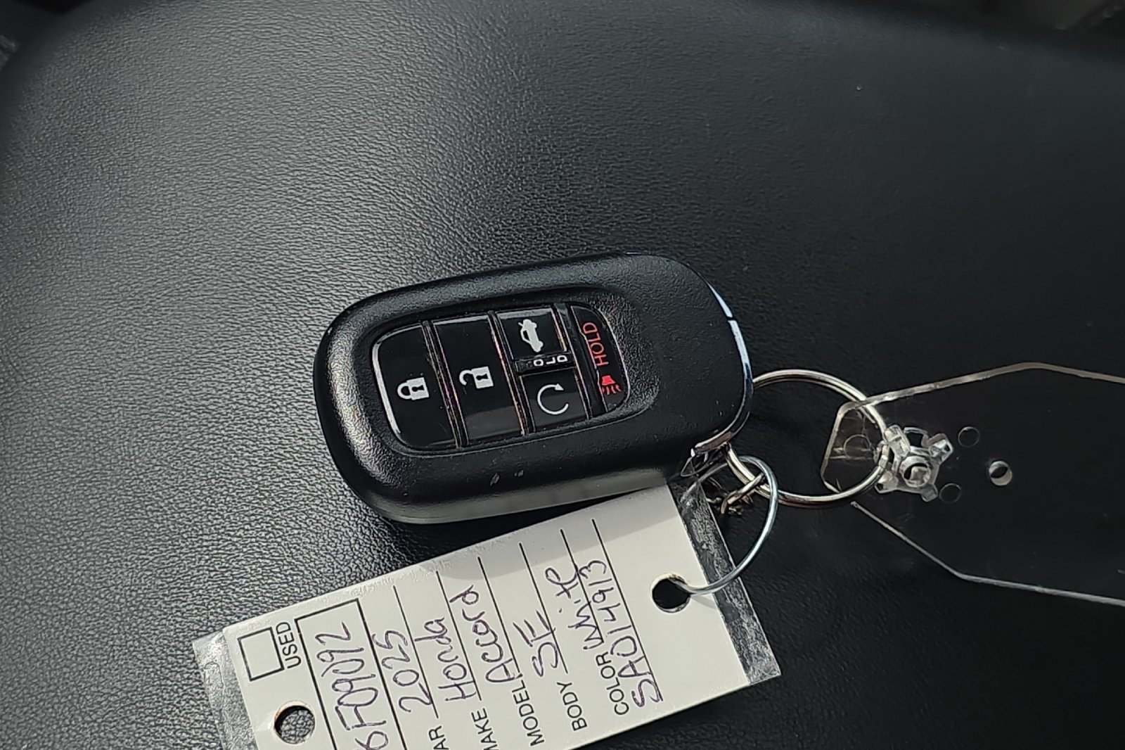 Used 2025 Platinum White Pearl Honda SE image 9