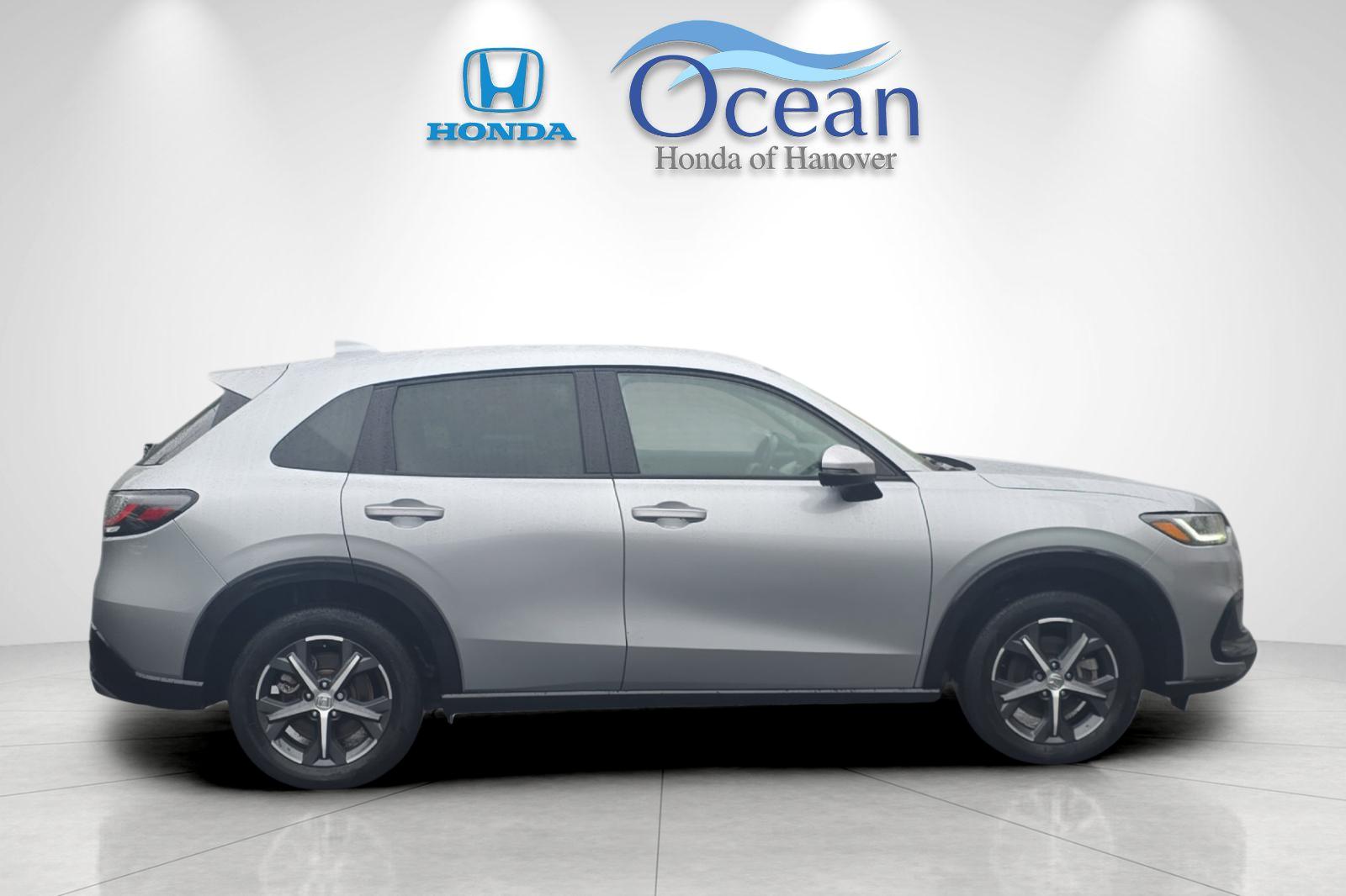 Used 2024 Lunar Silver Metallic Honda EX-L image 2