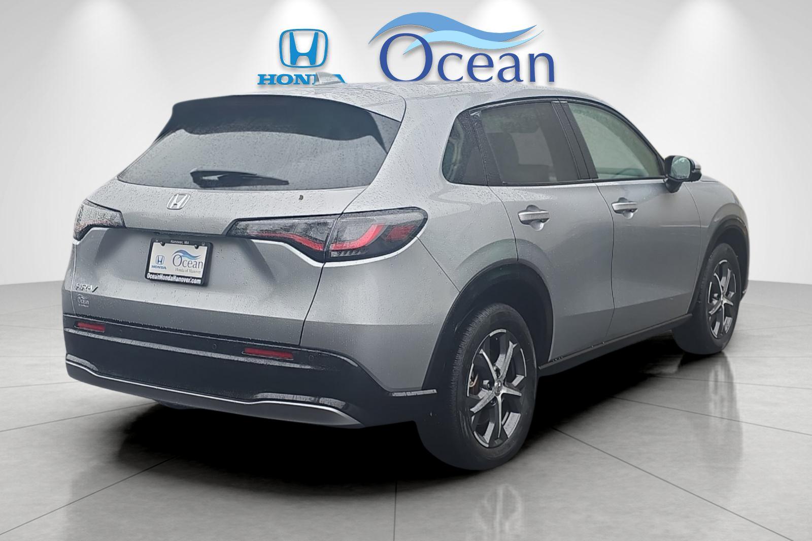 Used 2024 Lunar Silver Metallic Honda EX-L image 3