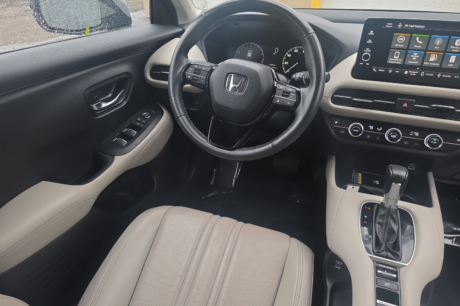 Used 2024 Lunar Silver Metallic Honda EX-L image 15