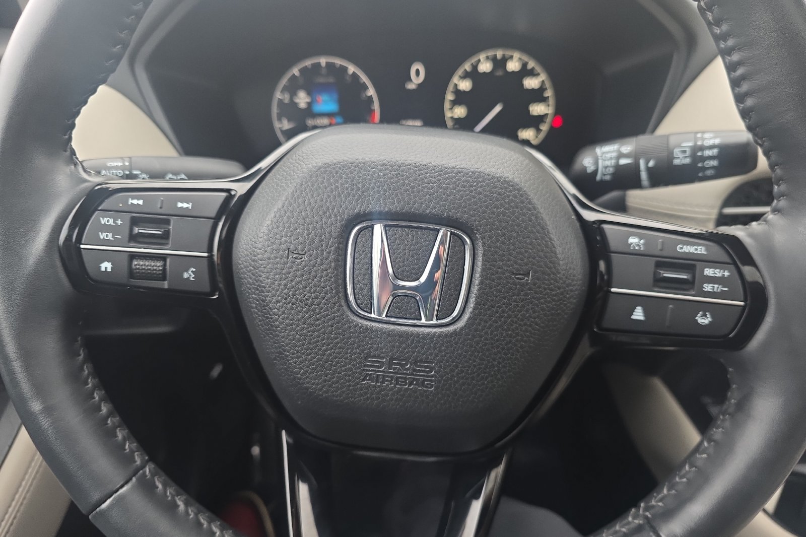 Used 2024 Lunar Silver Metallic Honda EX-L image 23