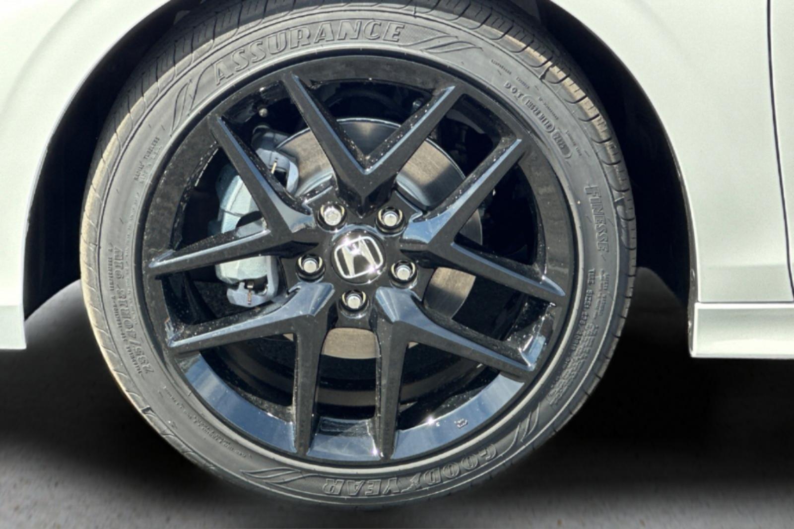 New 2026 Platinum White Pearl Honda 2WD Sport Hybrid image 23