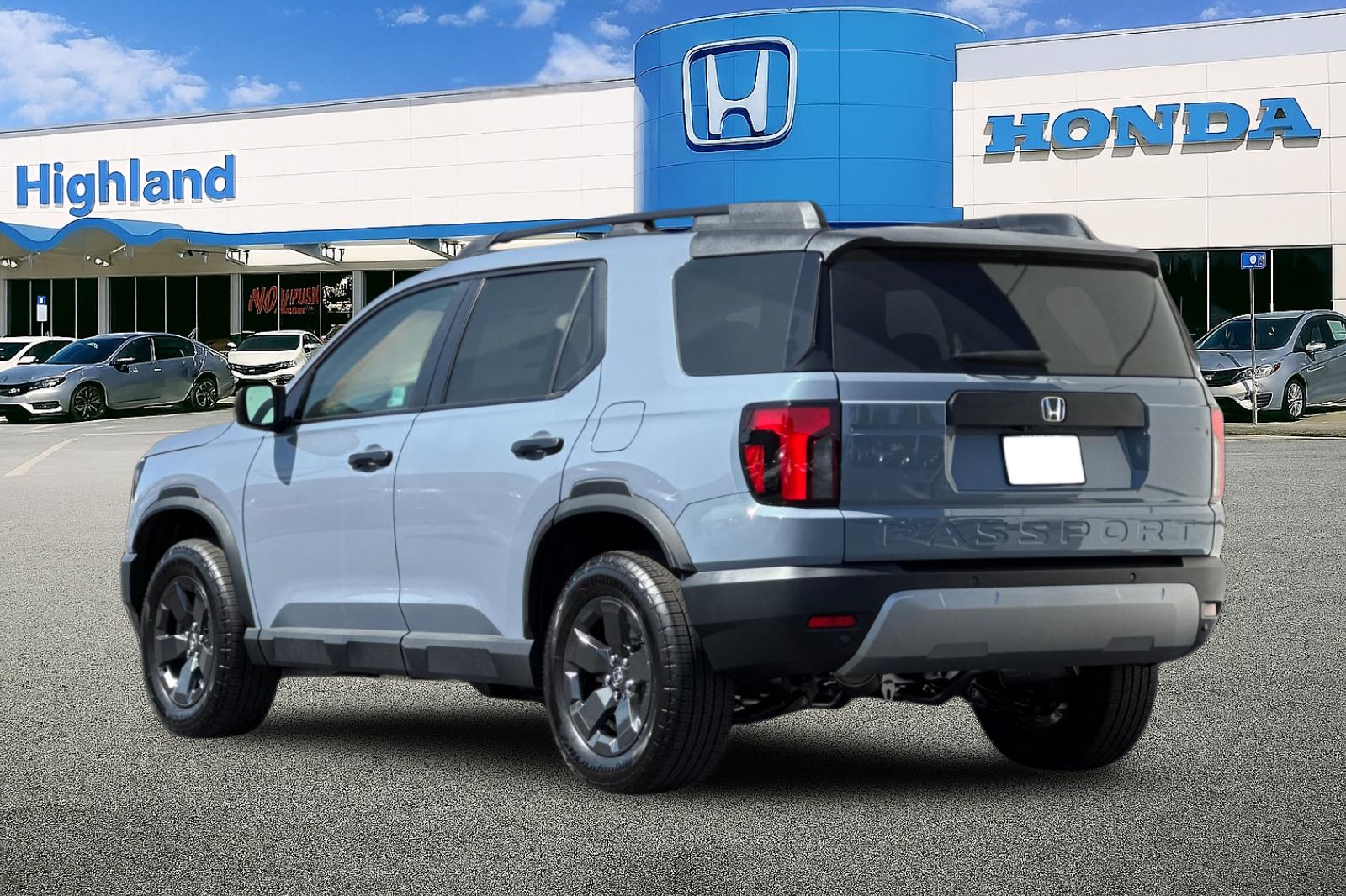 New 2026 Sonic Gray Pearl Honda RTL image 3