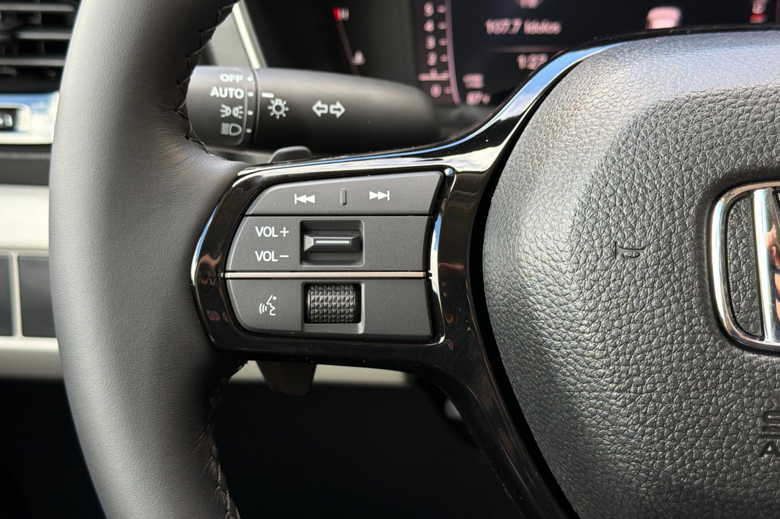 New 2026 Sonic Gray Pearl Honda RTL image 27