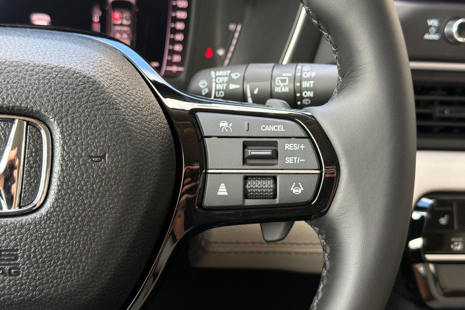 New 2026 Sonic Gray Pearl Honda RTL image 28