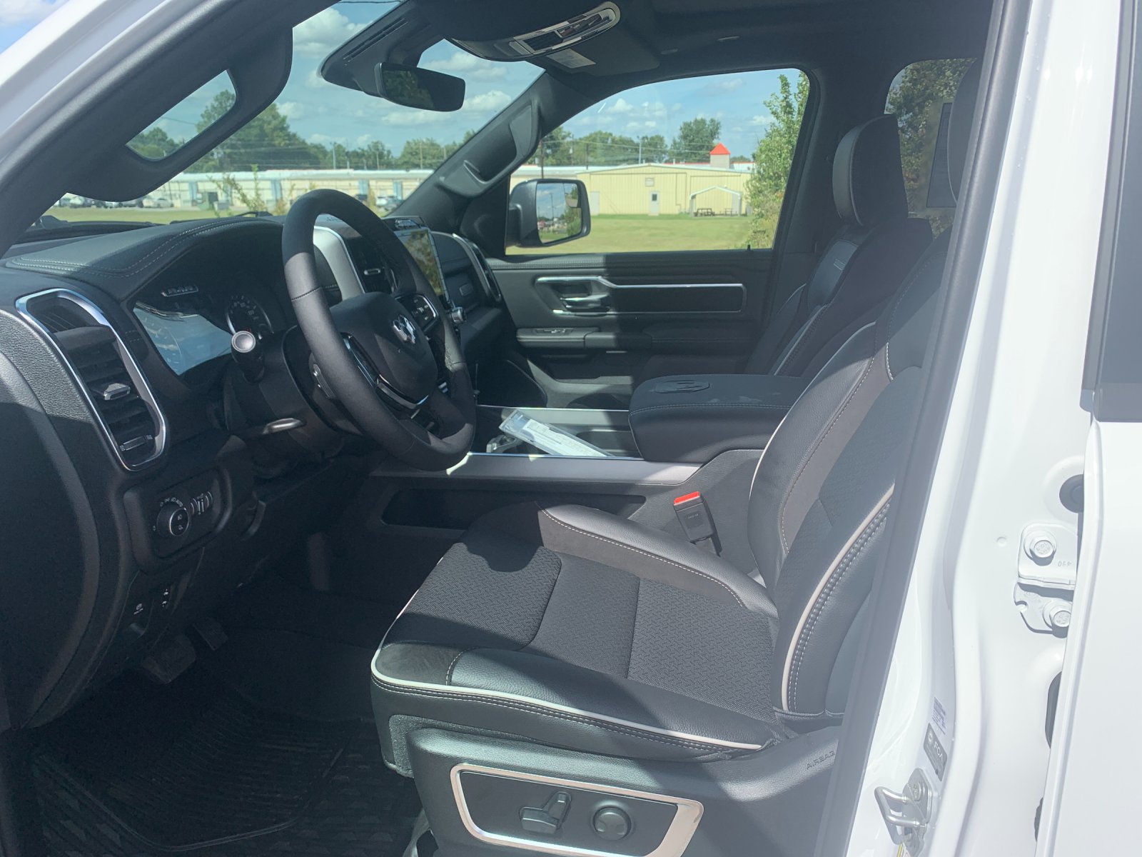 New 2027 Bright White Clear-Coat Exterior Paint RAM Laramie image 11