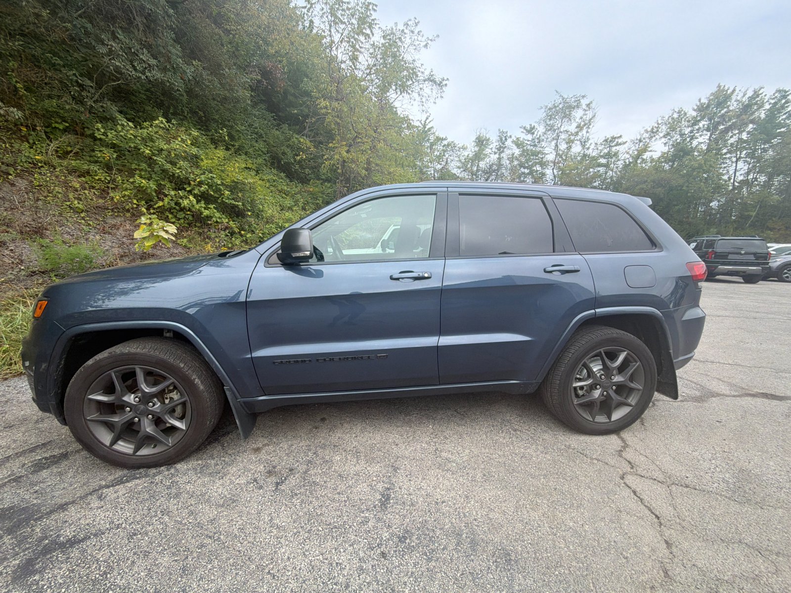 Used 2021 Slate Blue Jeep Limited image 2