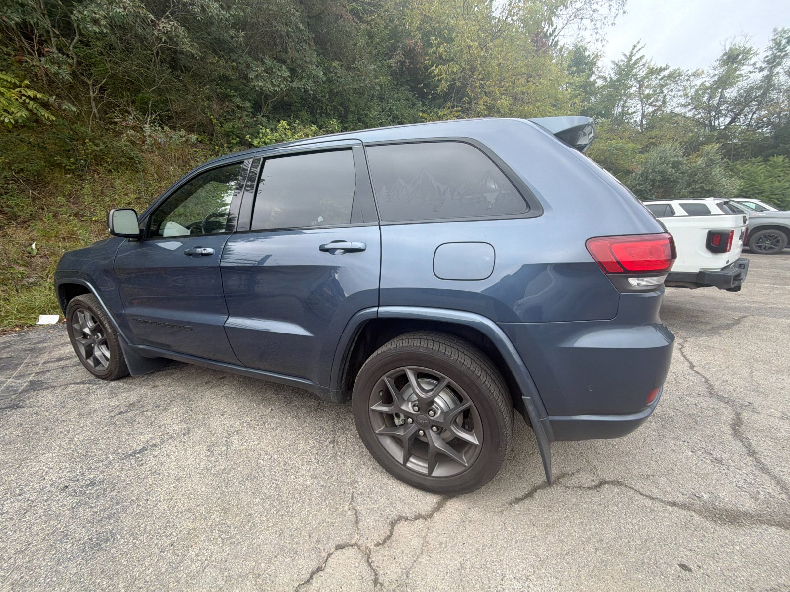 Used 2021 Slate Blue Jeep Limited image 3