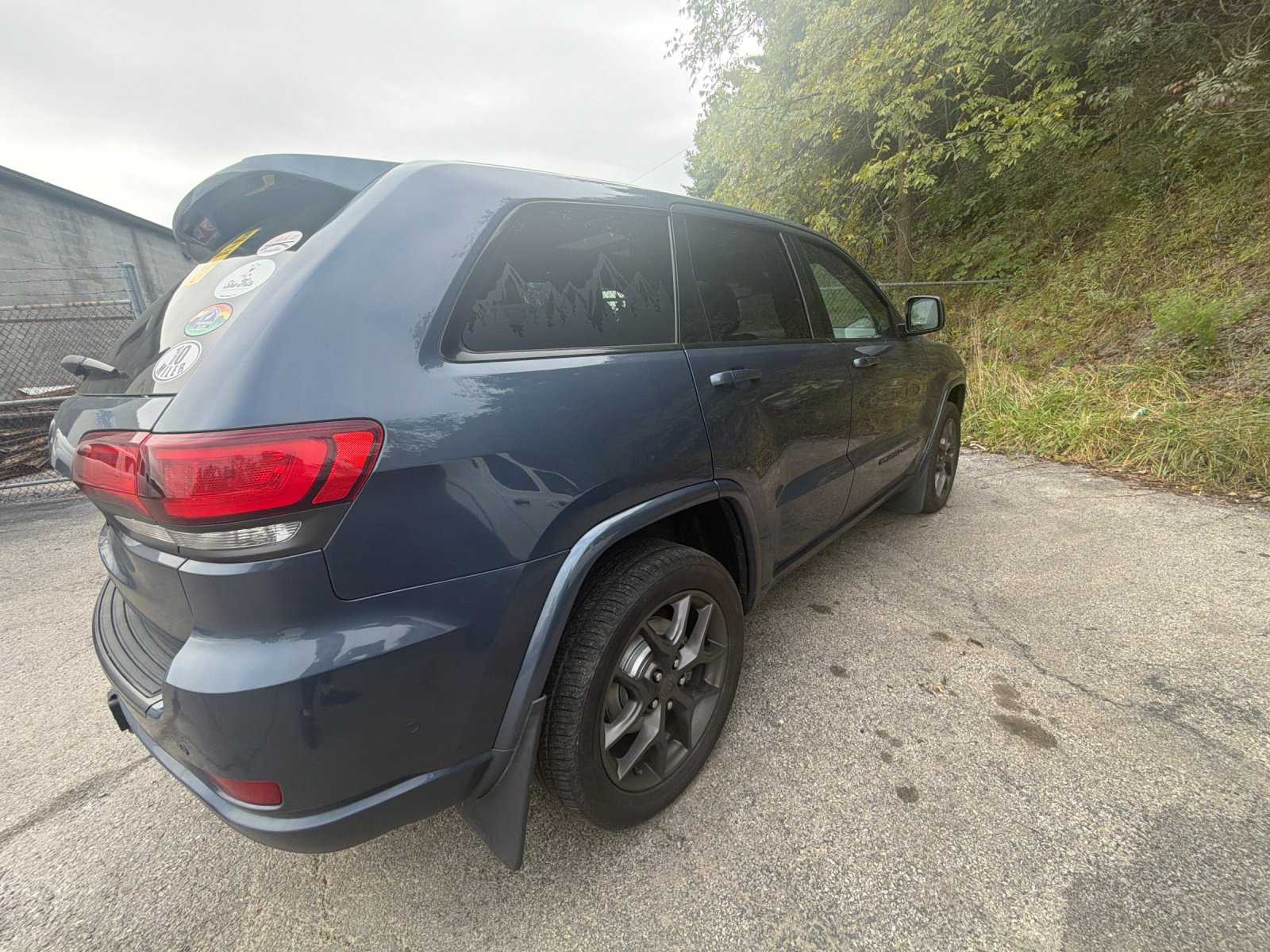 Used 2021 Slate Blue Jeep Limited image 5