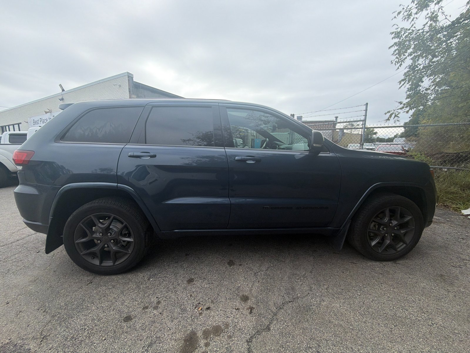 Used 2021 Slate Blue Jeep Limited image 6