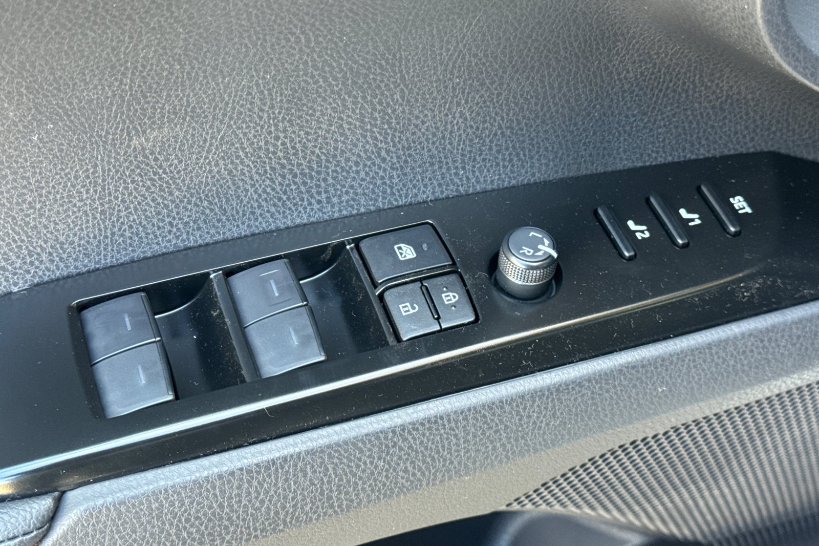 New 2026 Wind Chill Pearl Toyota XLE image 27