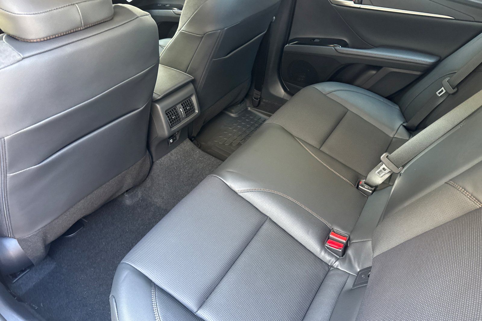 New 2026 Wind Chill Pearl Toyota XLE image 11