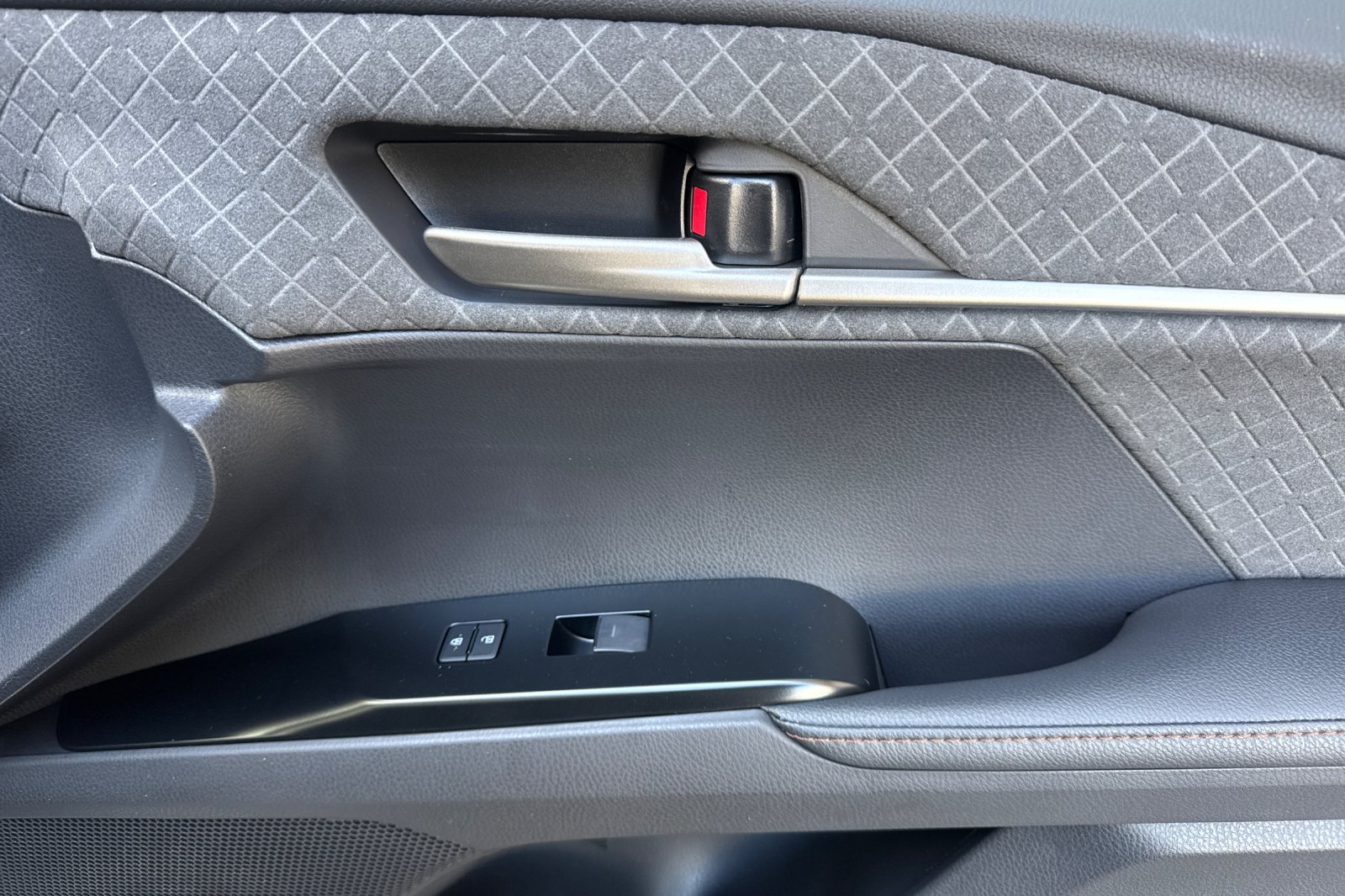 New 2026 Wind Chill Pearl Toyota XLE image 28
