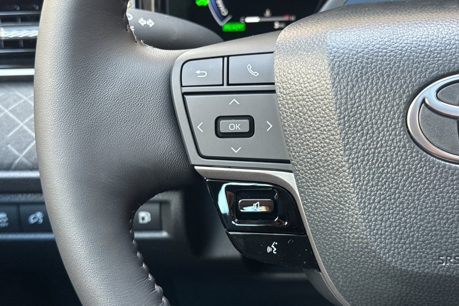 New 2026 Wind Chill Pearl Toyota XLE image 29