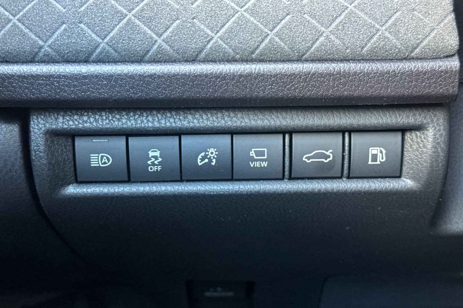 New 2026 Wind Chill Pearl Toyota XLE image 31