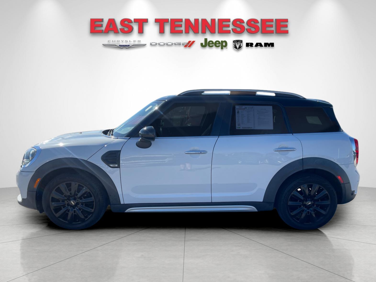 Used 2017 White MINI Base image 6