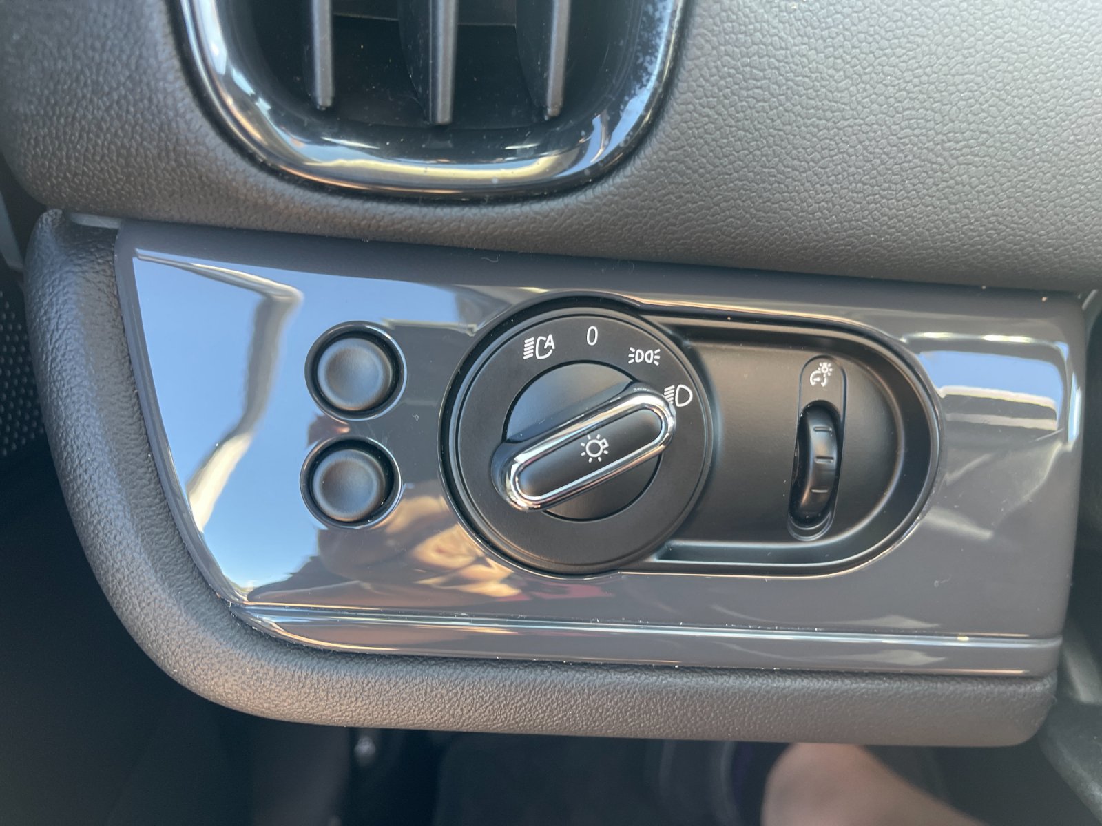 Used 2017 White MINI Base image 32