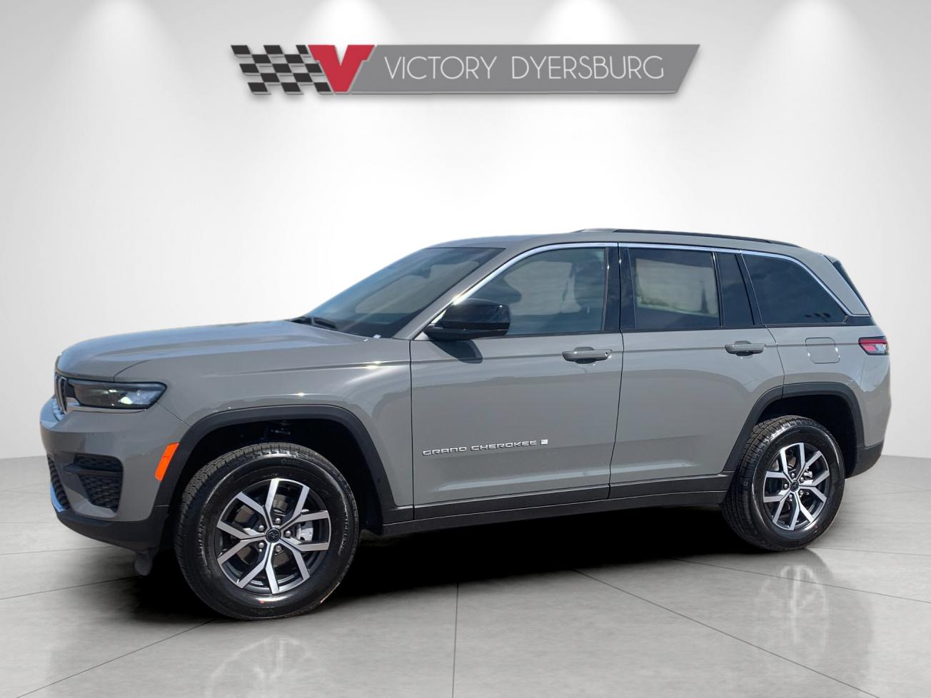 New 2027 Gray Jeep  image 8