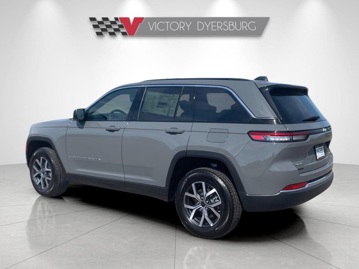 New 2027 Gray Jeep  image 6