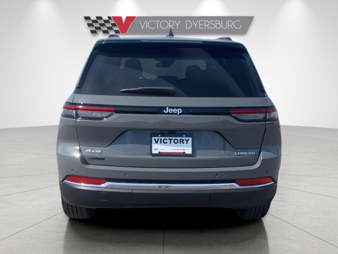New 2027 Gray Jeep  image 5
