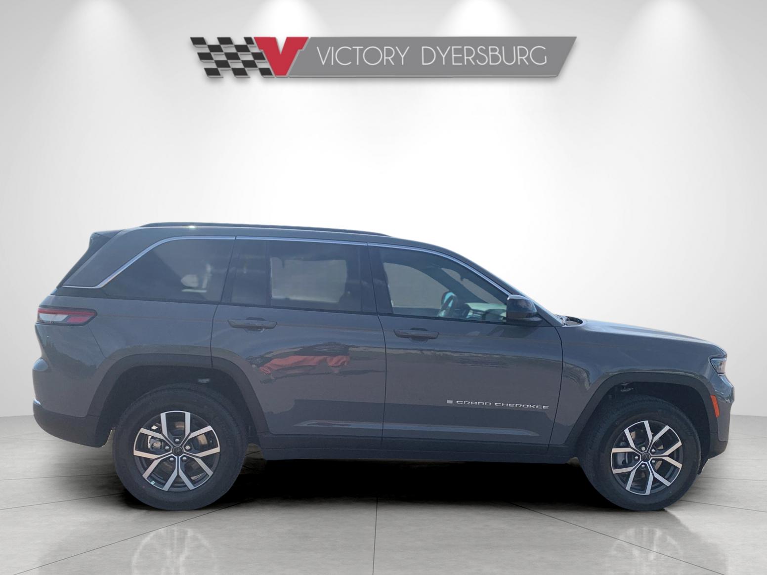 New 2027 Gray Jeep  image 3