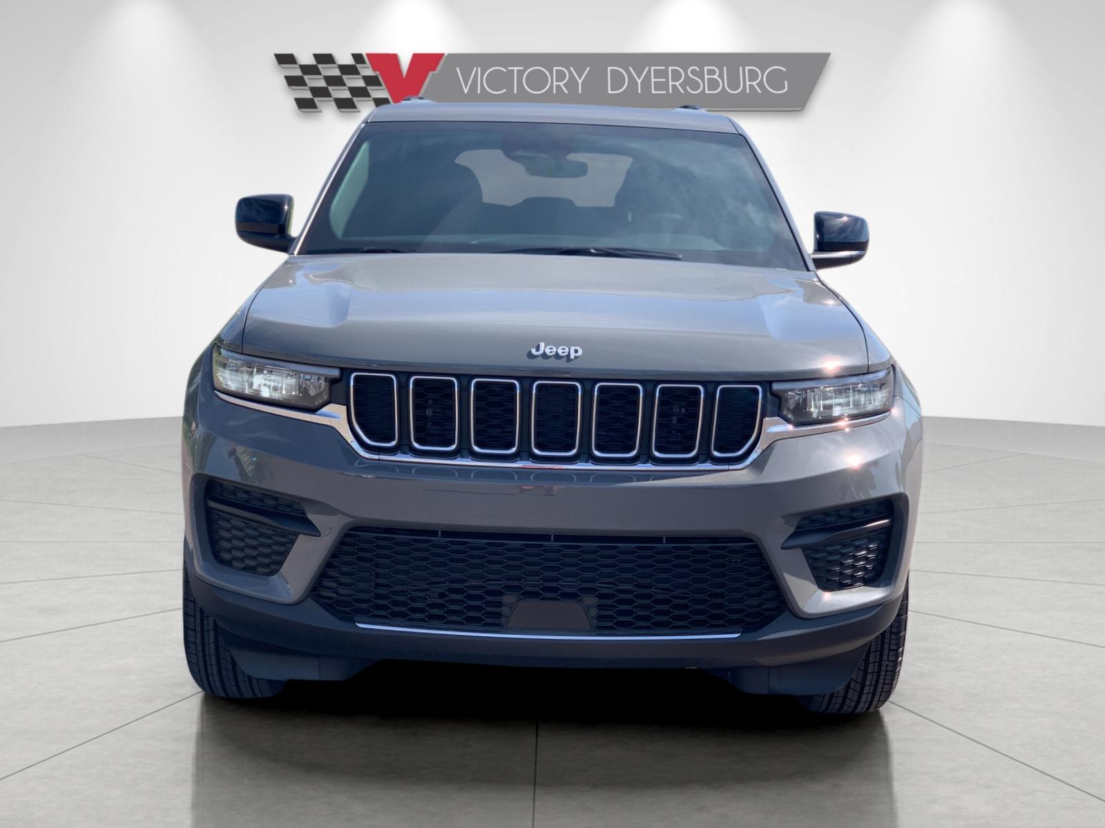 New 2027 Gray Jeep  image 9