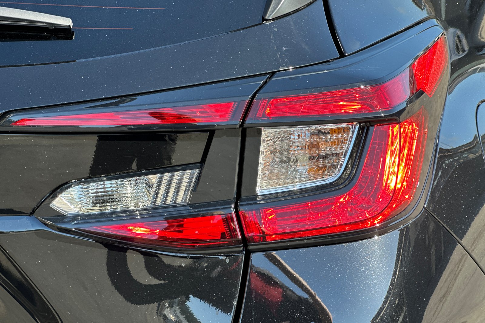 New 2026 CRYSTAL BLACK SILICA Subaru Limited Hybrid image 33