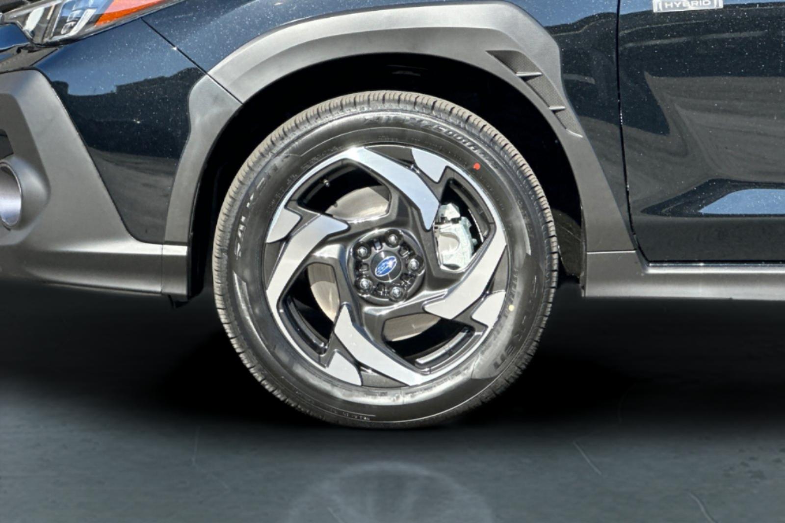 New 2026 CRYSTAL BLACK SILICA Subaru Limited Hybrid image 34