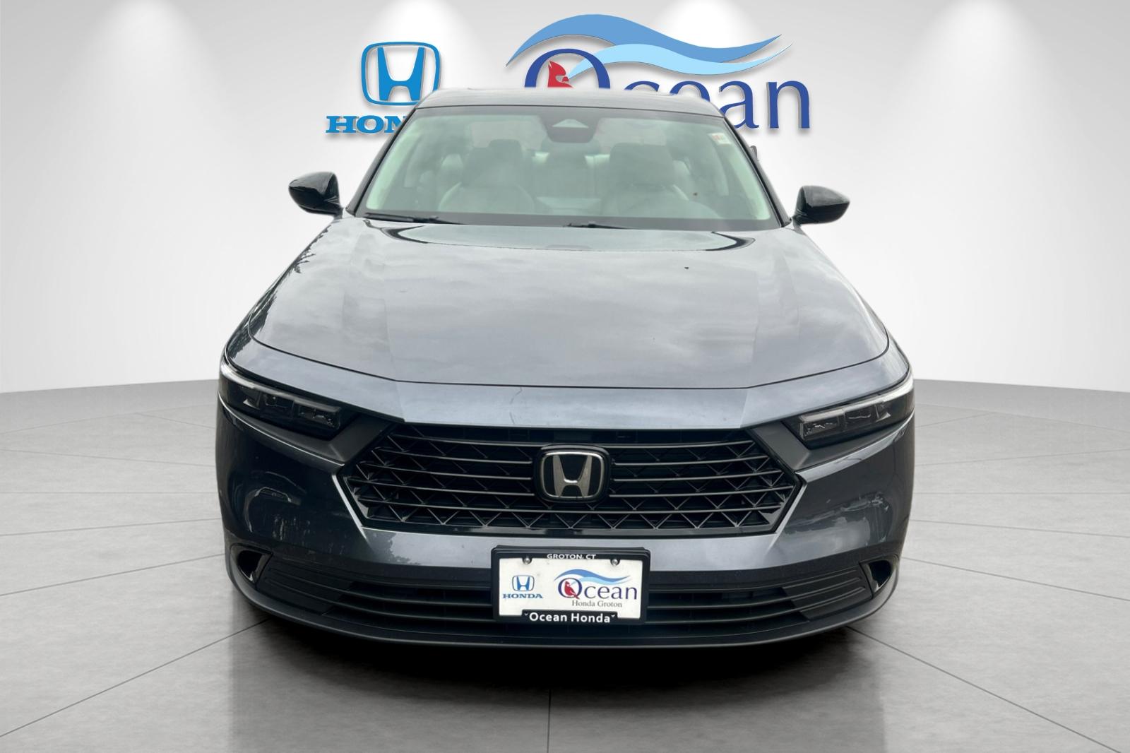 Used 2025 Meteorite Gray Metallic Honda SE image 8