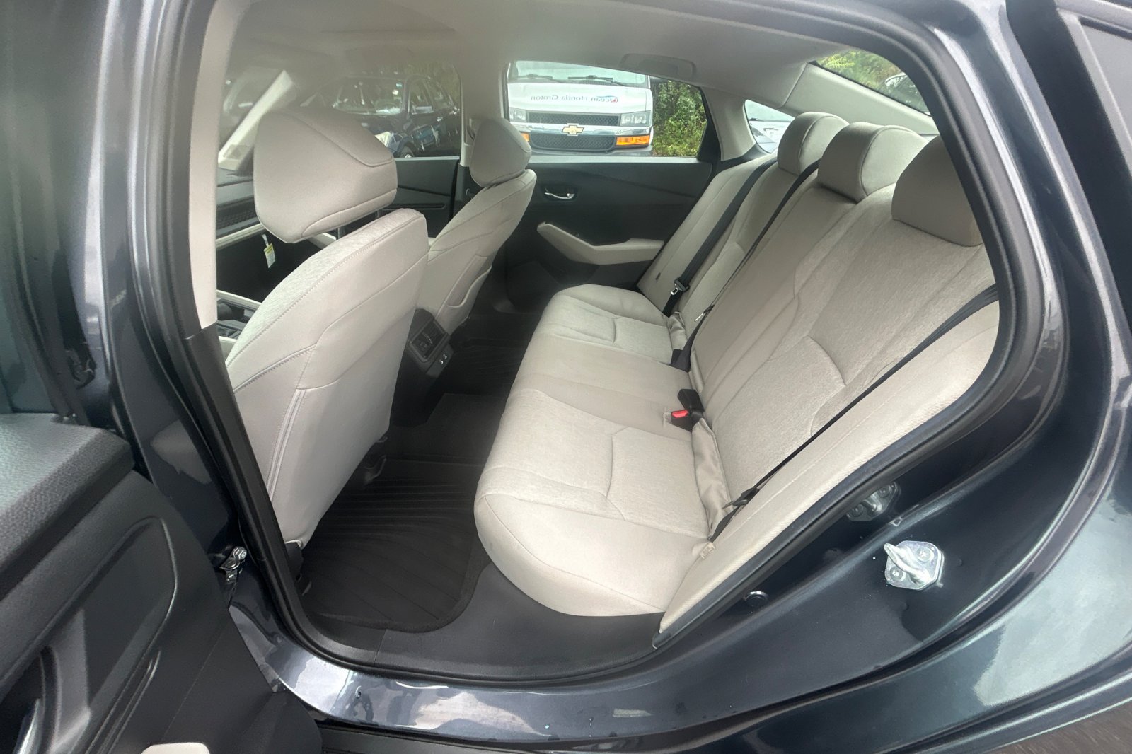 Used 2025 Meteorite Gray Metallic Honda SE image 12