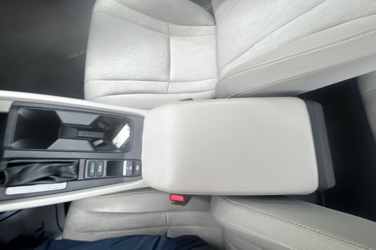 Used 2025 Meteorite Gray Metallic Honda SE image 20