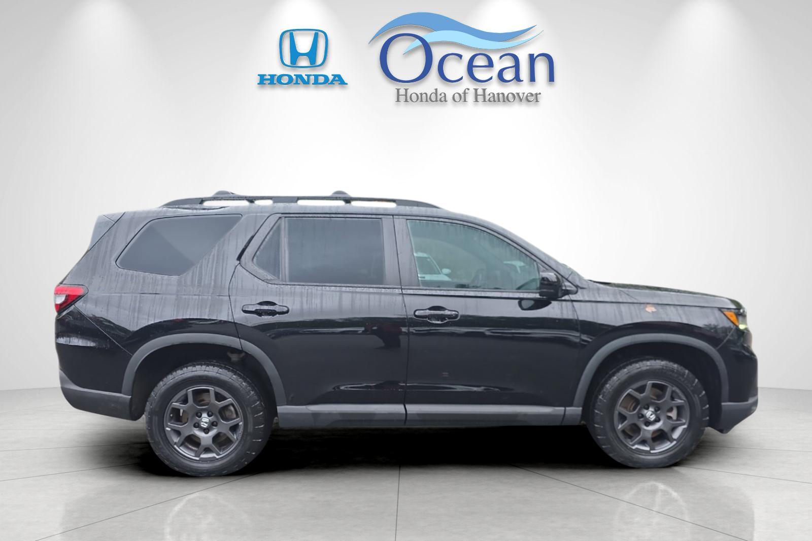 Used 2024 Crystal Black Pearl Honda TrailSport image 2