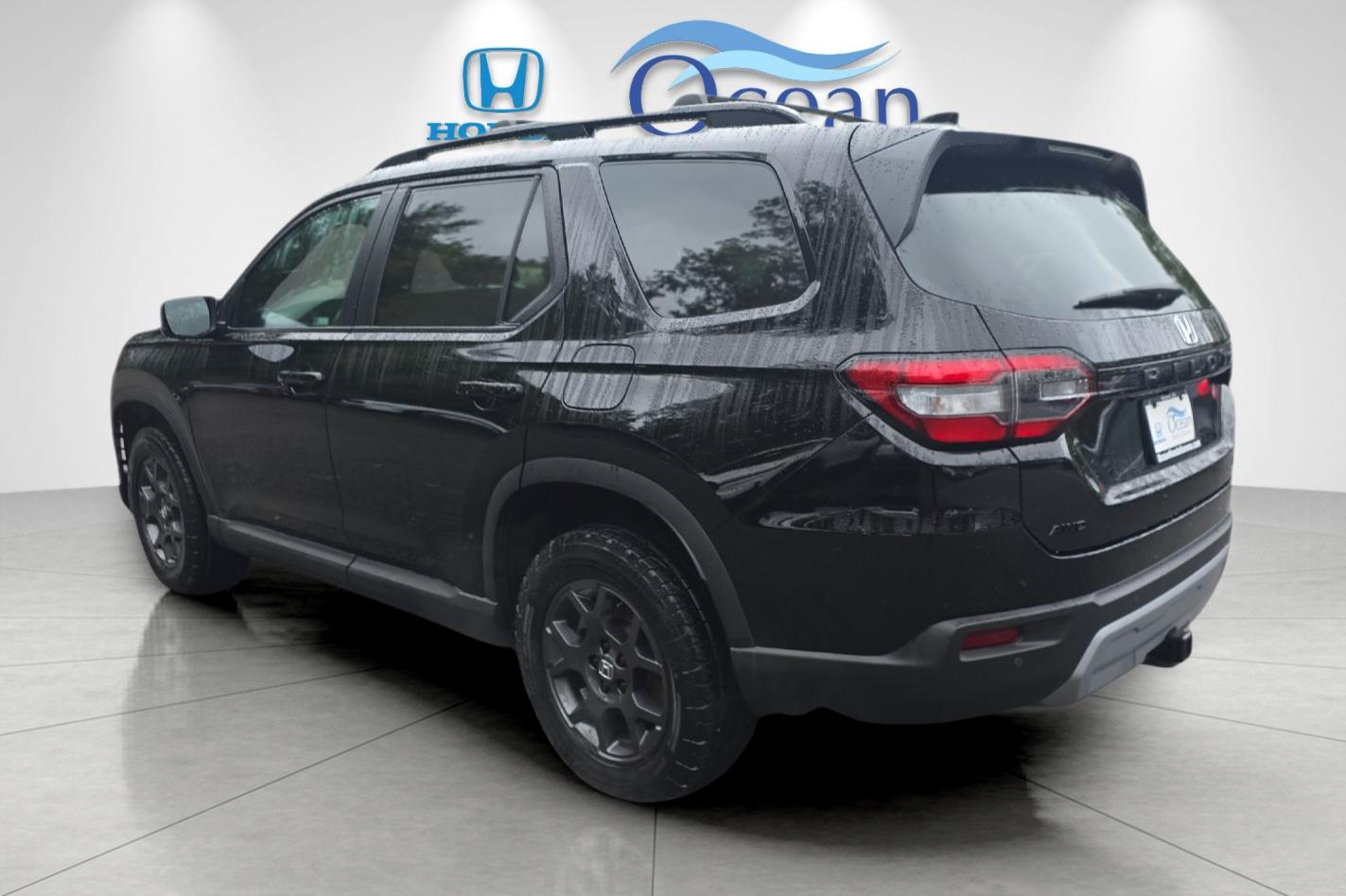 Used 2024 Crystal Black Pearl Honda TrailSport image 5