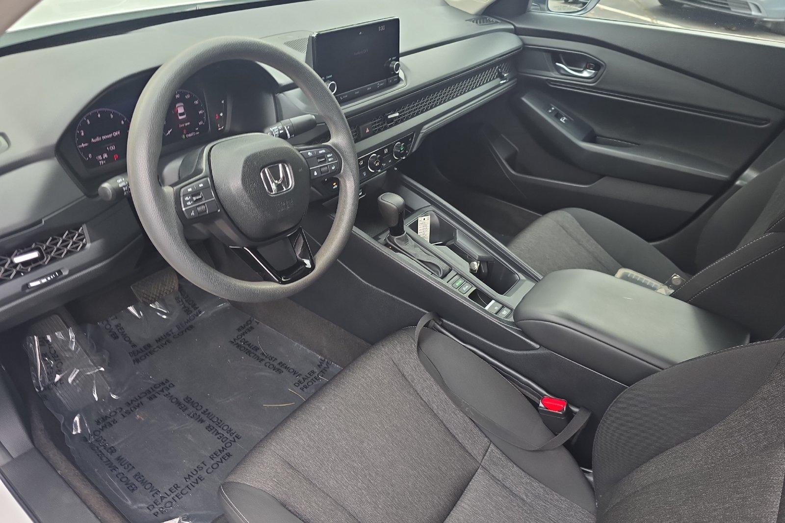 Used 2025 Platinum White Pearl Honda SE image 11