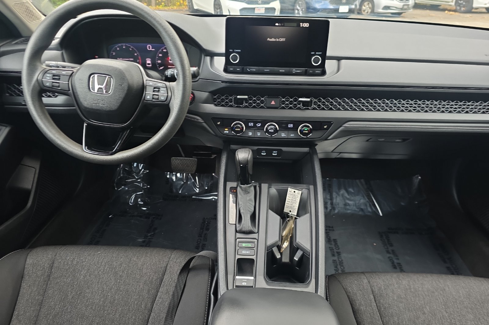Used 2025 Platinum White Pearl Honda SE image 14