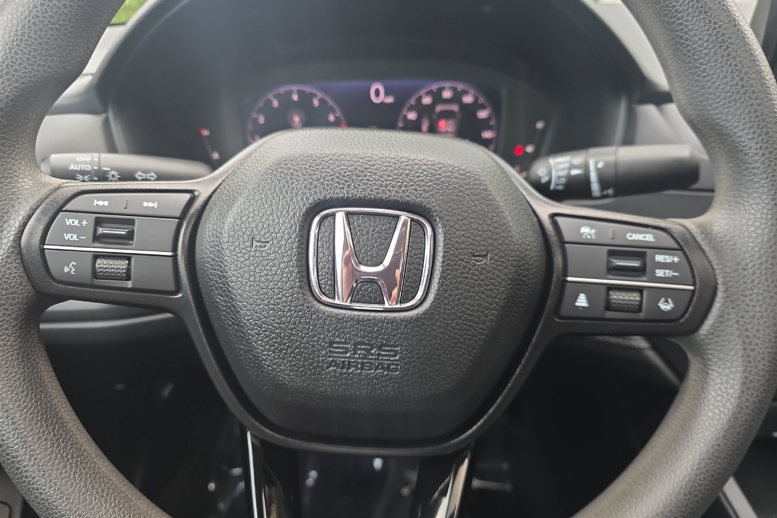 Used 2025 Platinum White Pearl Honda SE image 22