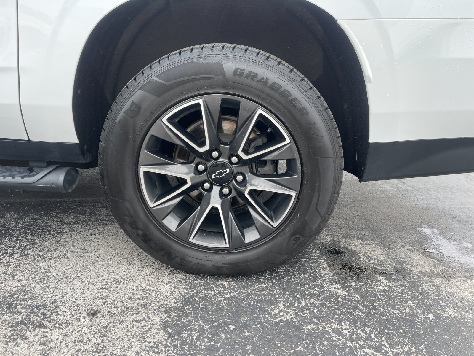 Used 2022 White Chevrolet Z71 image 34