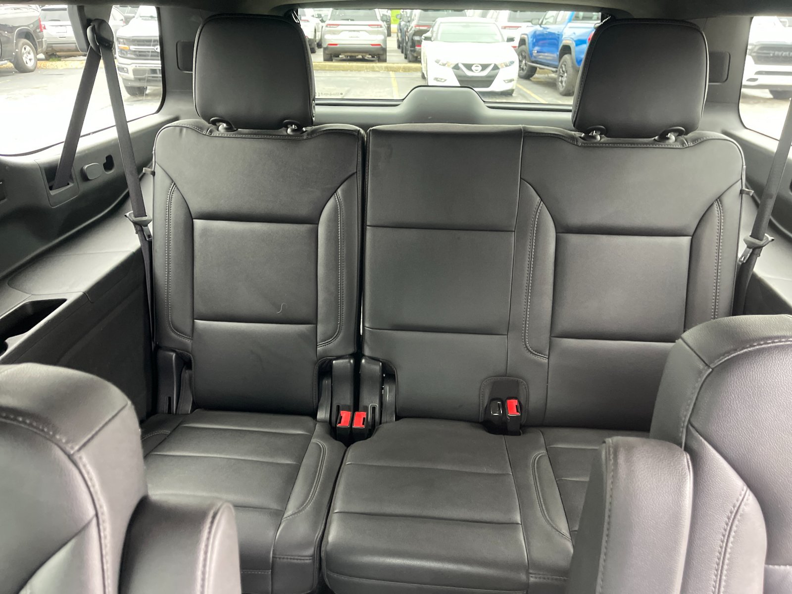 Used 2022 White Chevrolet Z71 image 18