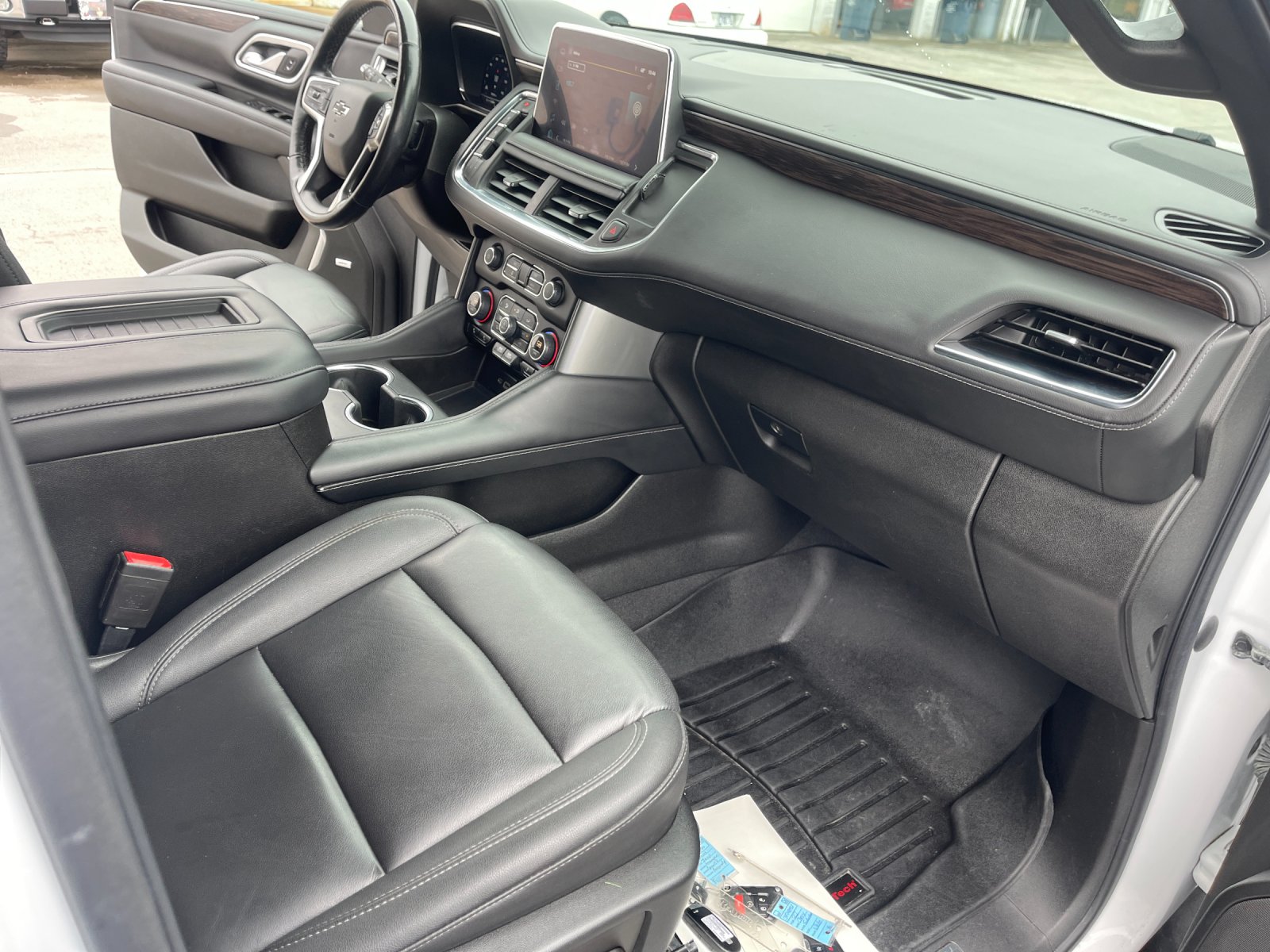 Used 2022 White Chevrolet Z71 image 20